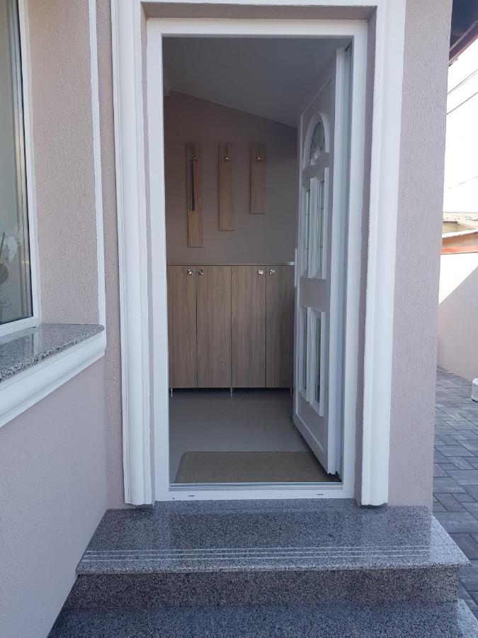 "Apartament"-Casa Genius Плоешти Экстерьер фото