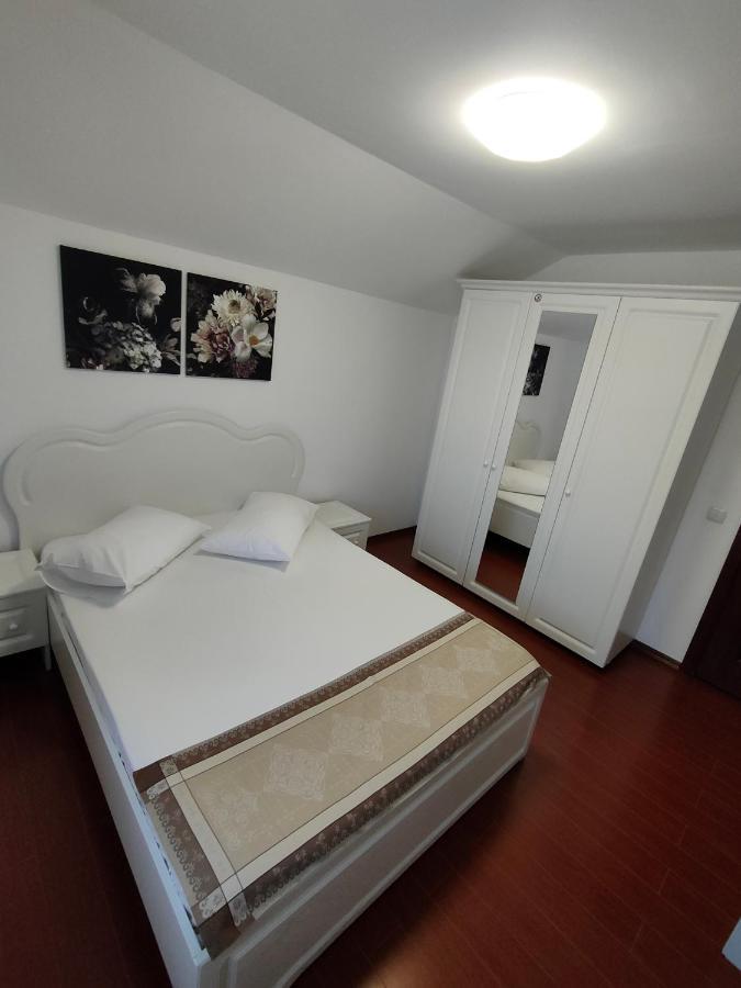"Apartament"-Casa Genius Плоешти Экстерьер фото